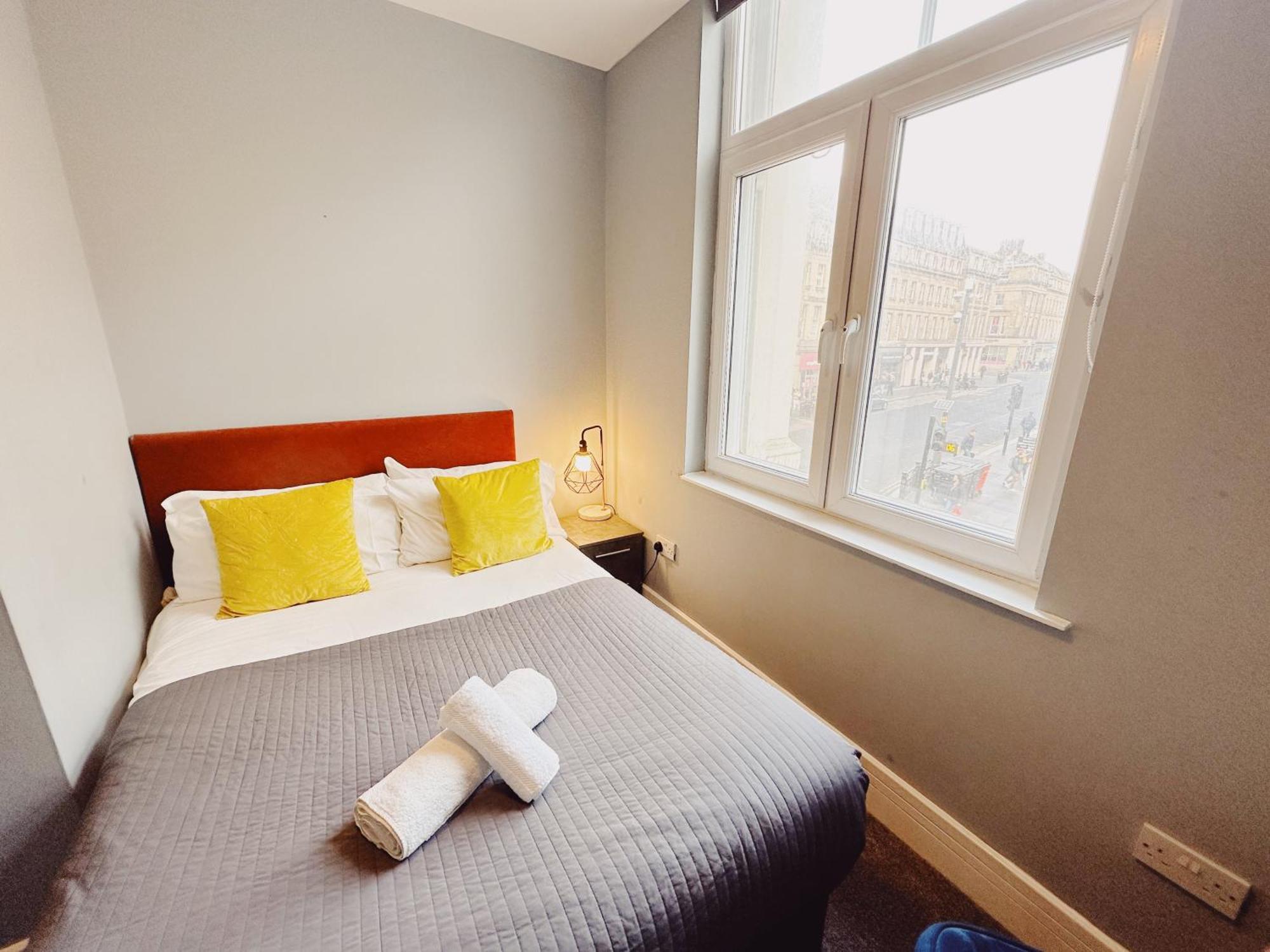 3 Bedroom Apartment In The Heart Of Newcastle - Modern - Sleeps 6 Exterior photo